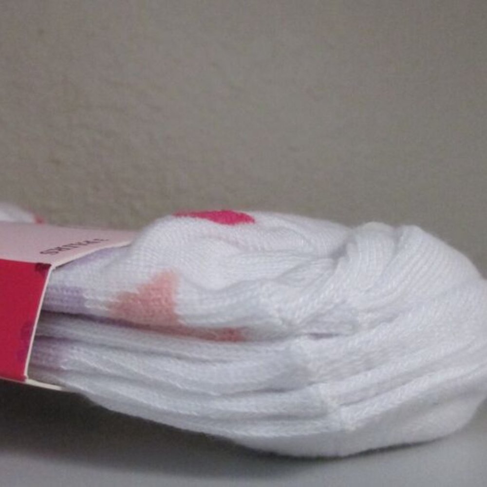 Juicy Couture 4 pairs no show socks sz 5-10 Pink&white multi w/Logo designs - Picture 4 of 7